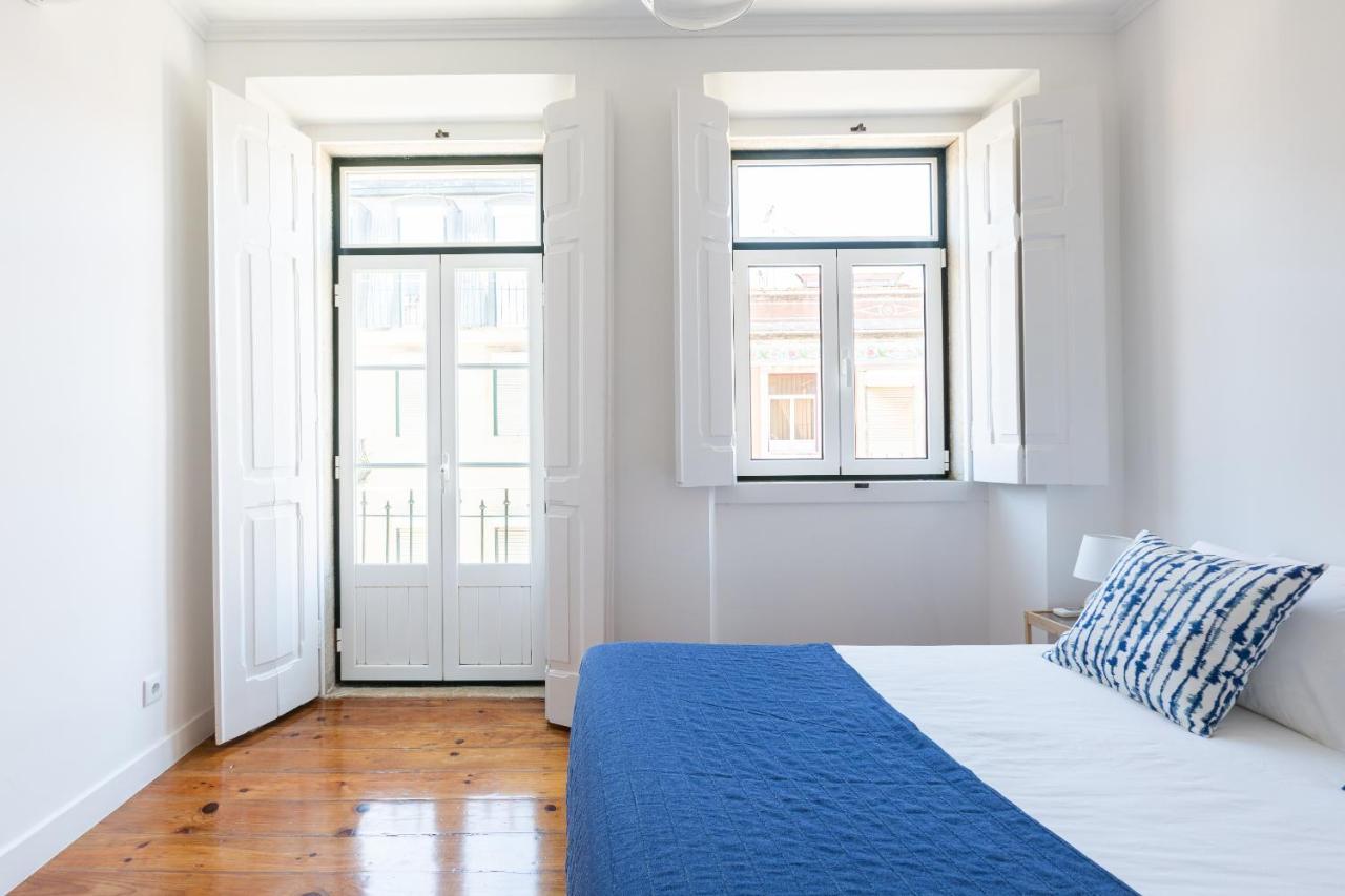 White & Blue Vintage Home In Graca Lisbon Bagian luar foto