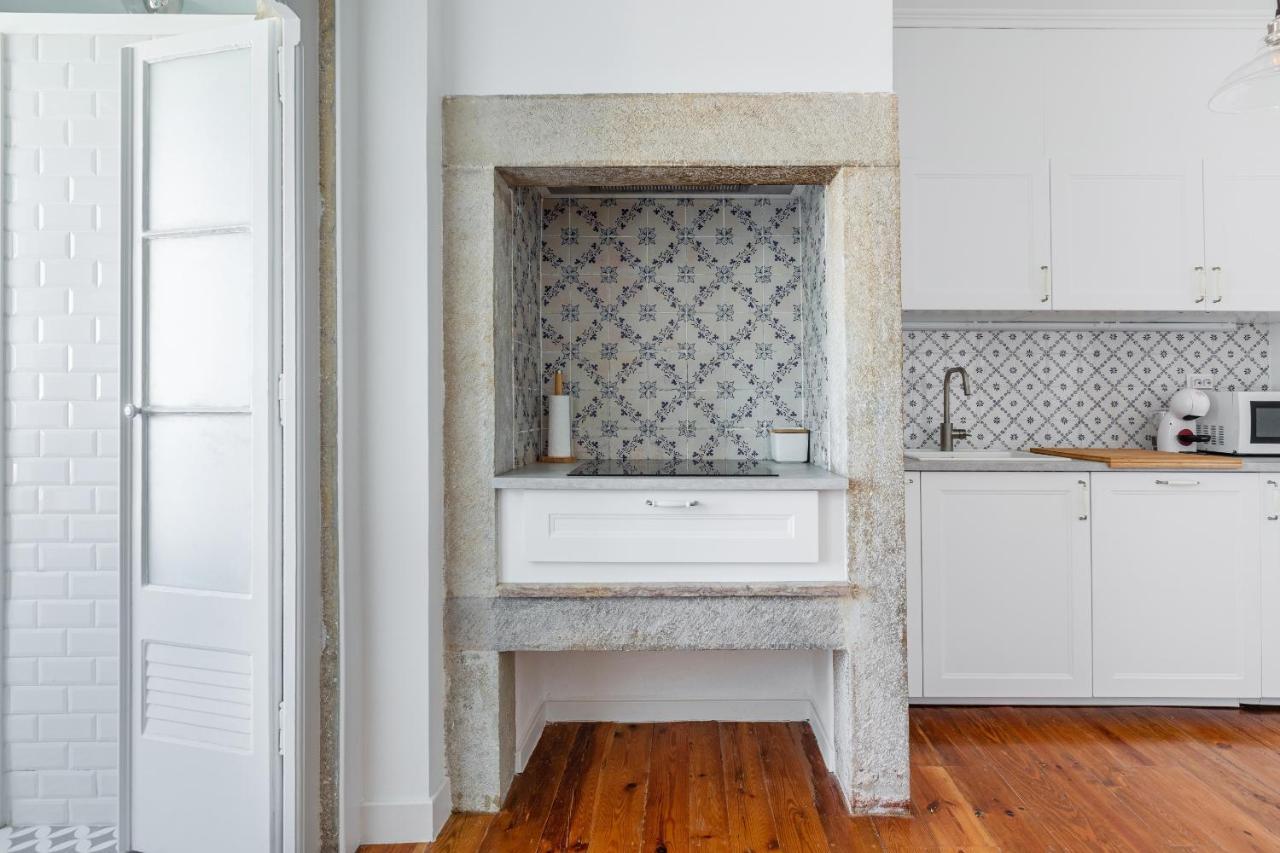 White & Blue Vintage Home In Graca Lisbon Bagian luar foto