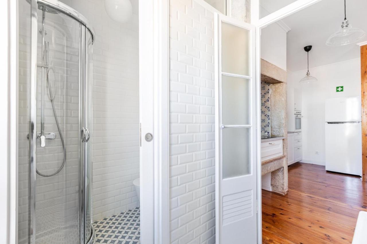 White & Blue Vintage Home In Graca Lisbon Bagian luar foto
