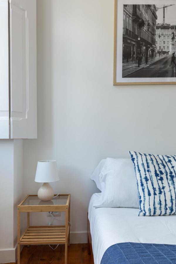 White & Blue Vintage Home In Graca Lisbon Bagian luar foto