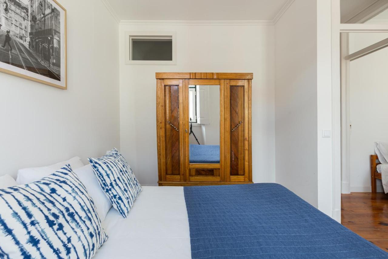 White & Blue Vintage Home In Graca Lisbon Bagian luar foto
