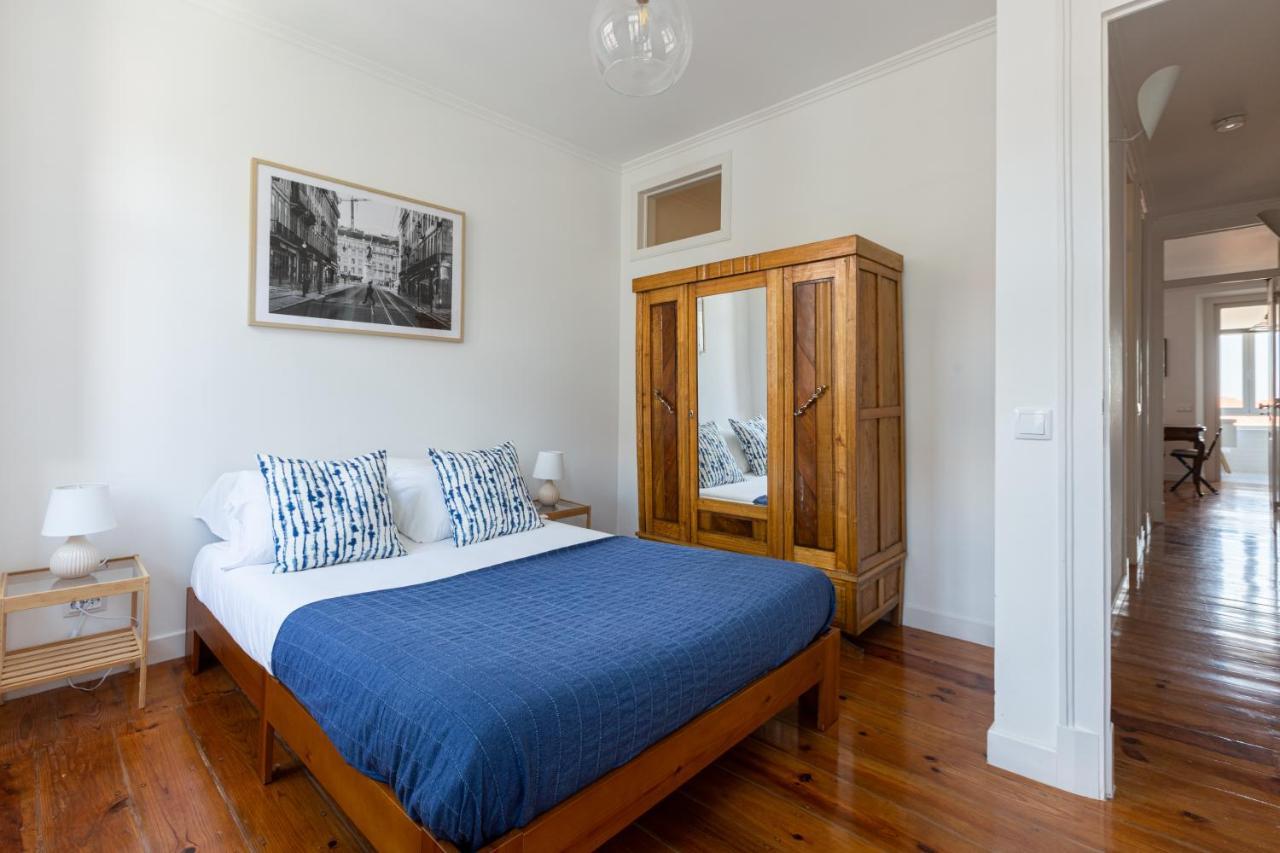 White & Blue Vintage Home In Graca Lisbon Bagian luar foto