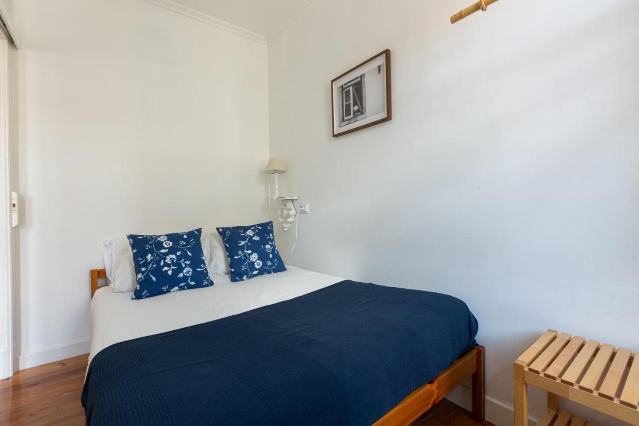 White & Blue Vintage Home In Graca Lisbon Bagian luar foto