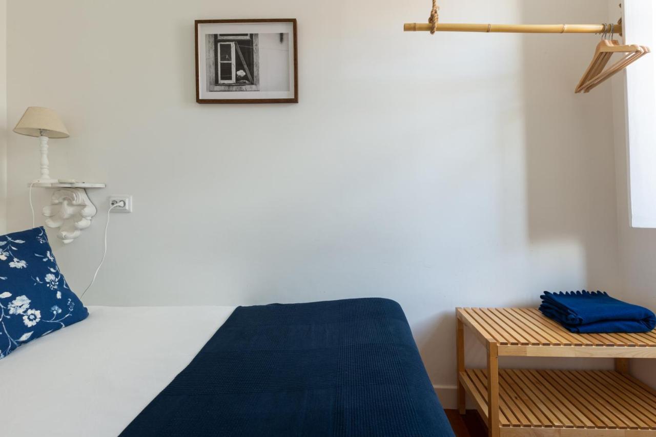 White & Blue Vintage Home In Graca Lisbon Bagian luar foto